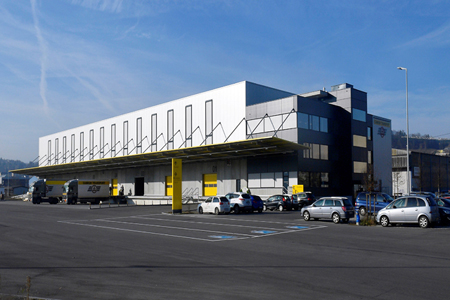 Camion Transport Neubau Logistik Center Schaffhausen